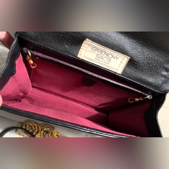 RARE - Vintage Givenchy 4G Slim Crossbody Leather - ONE OF A KIND - Picture 4 of 5